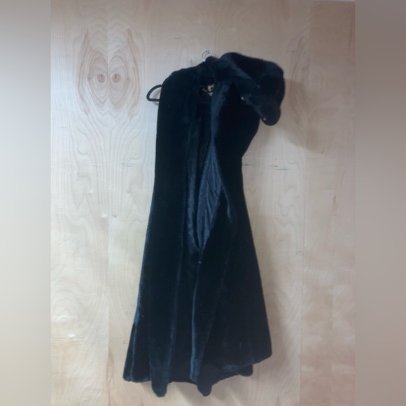 Vintage Velvet Hooded Opera Coat/ Cape - Picture 9 of 16